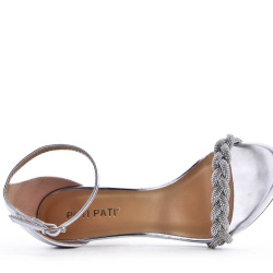 srebrne  sandały  na szpilce z paskiem na kostce -sylwestrowe sandały